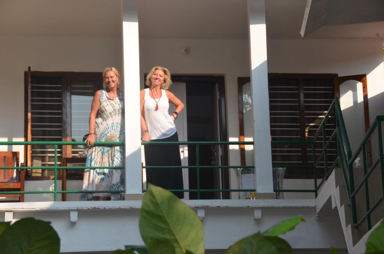 Arya Homestay Bougain Villa Гокарна Экстерьер фото