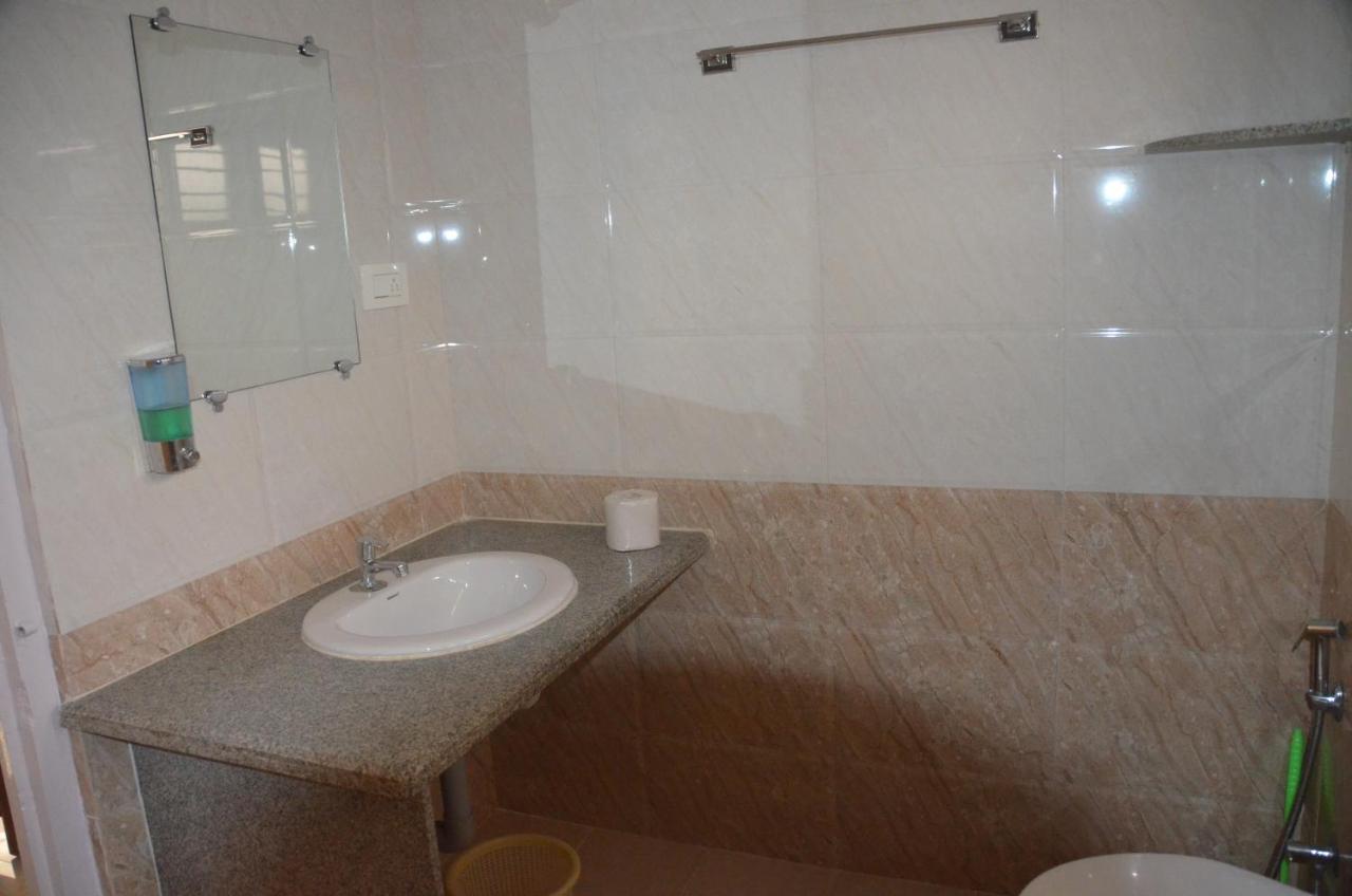 Arya Homestay Bougain Villa Гокарна Экстерьер фото